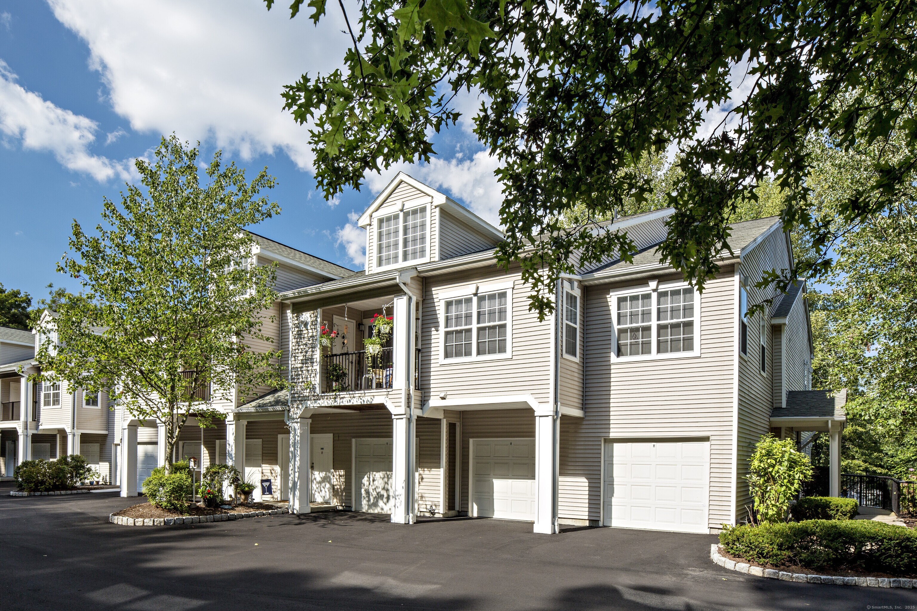 23 River Road, Unit 4208 Weston, CT 06883 - Photo 12 of 32