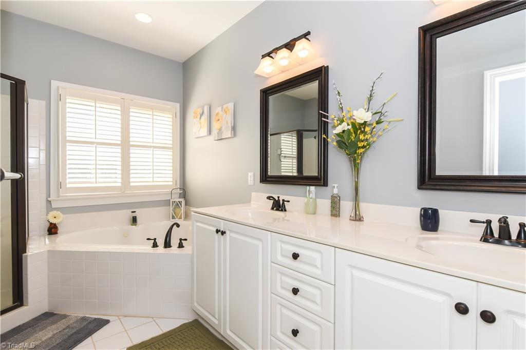 8800 Case Ridge Drive Oak Ridge, NC 27310 - Photo 15 of 24