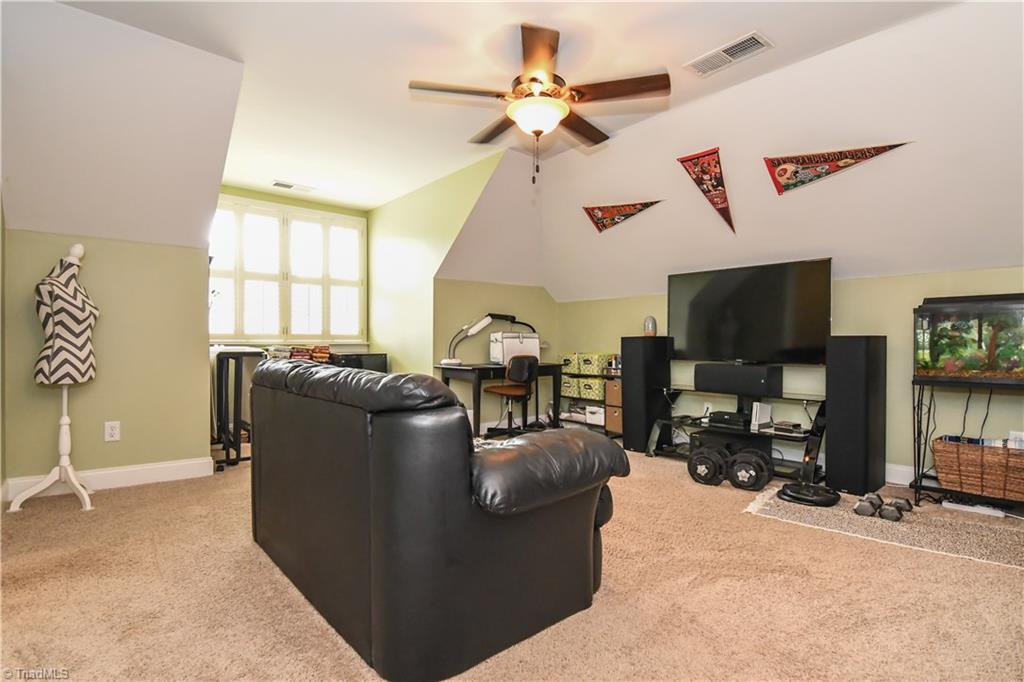 8800 Case Ridge Drive Oak Ridge, NC 27310 - Photo 19 of 24