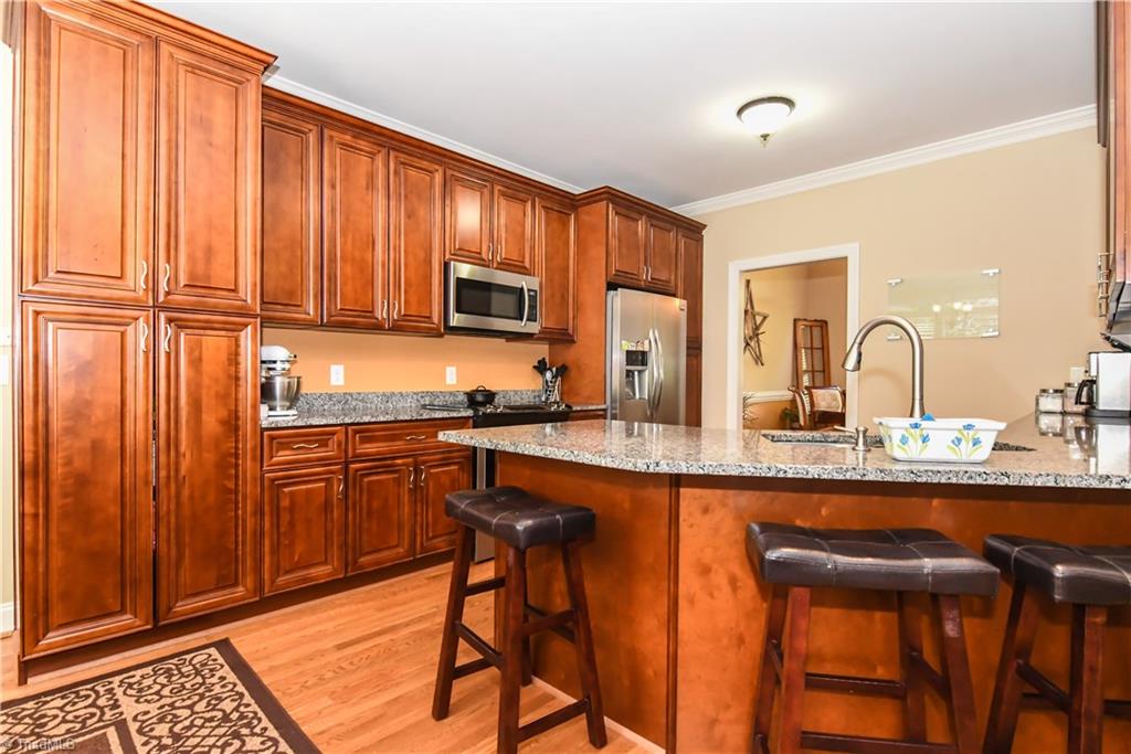 8800 Case Ridge Drive Oak Ridge, NC 27310 - Photo 10 of 24