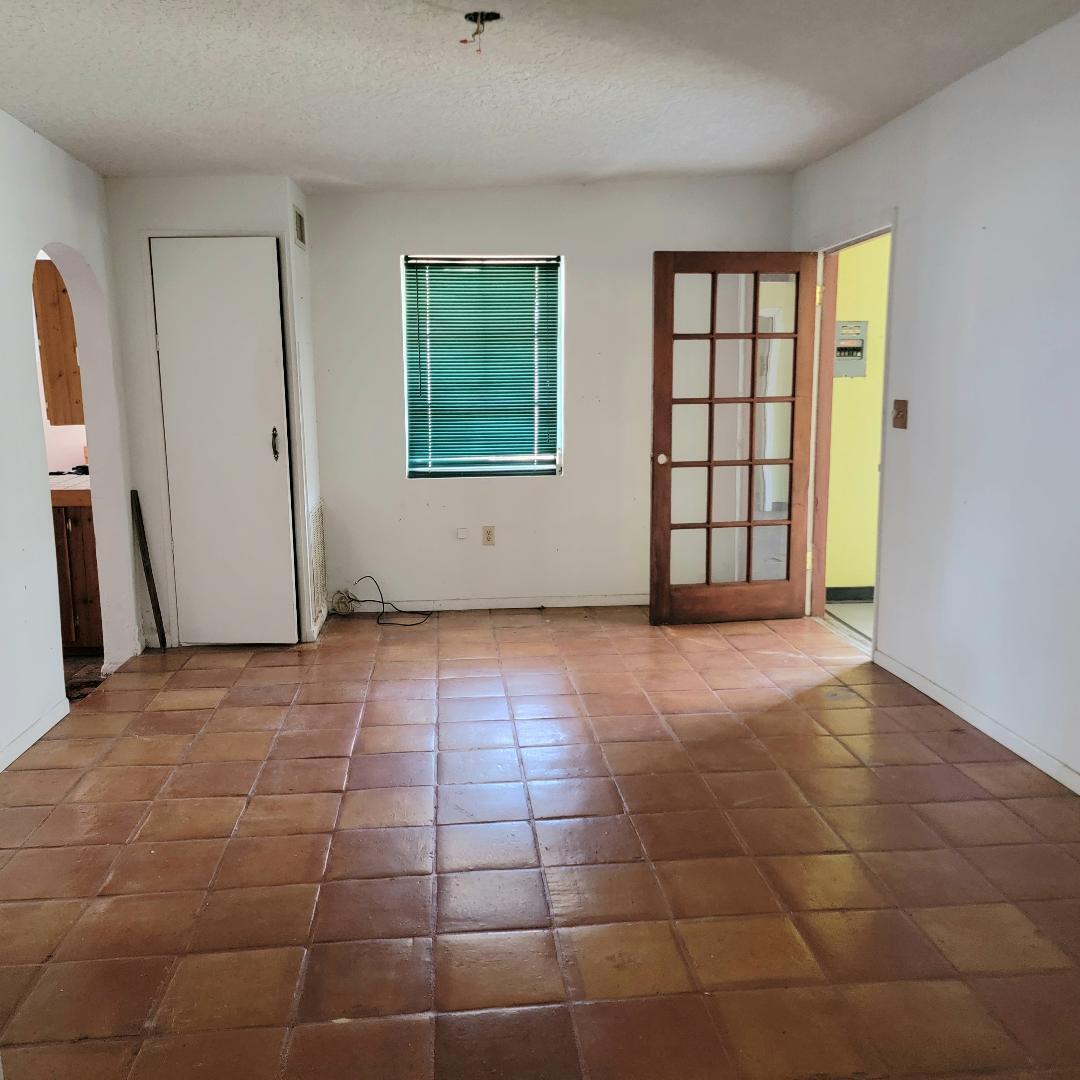 1096 8th Street Okeechobee, FL 34974 - Photo 9 of 19 Living Room