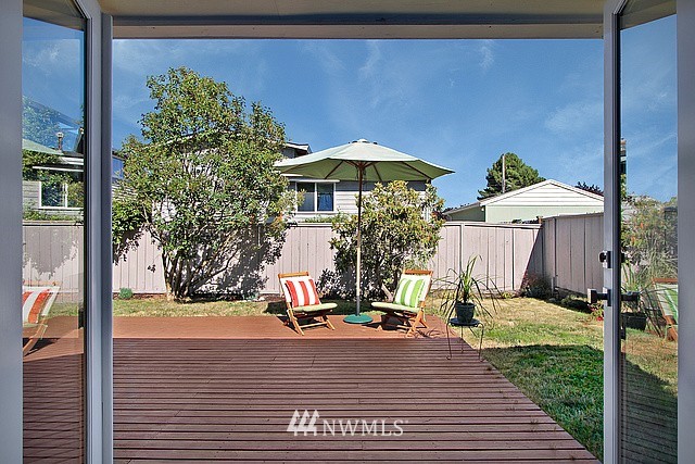 6056 50th Avenue Southwest Seattle, WA 98136 - Photo 13 of 15 Gallery Image 13