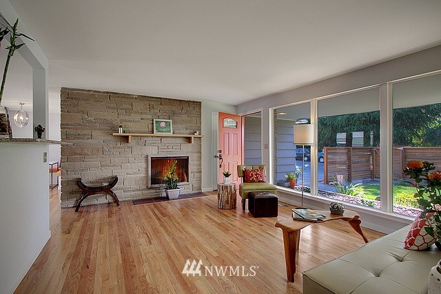 6056 50th Avenue Southwest Seattle, WA 98136 - Photo 4 of 15 Gallery Image 4