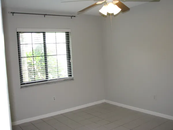 a view of a decorative light in a room