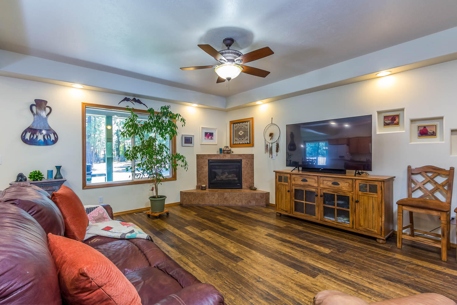 15949 Dawn Road La Pine, OR 97739 - Photo 6 of 37 15949-Dawn-Rd-7-7-2021-38 (5)