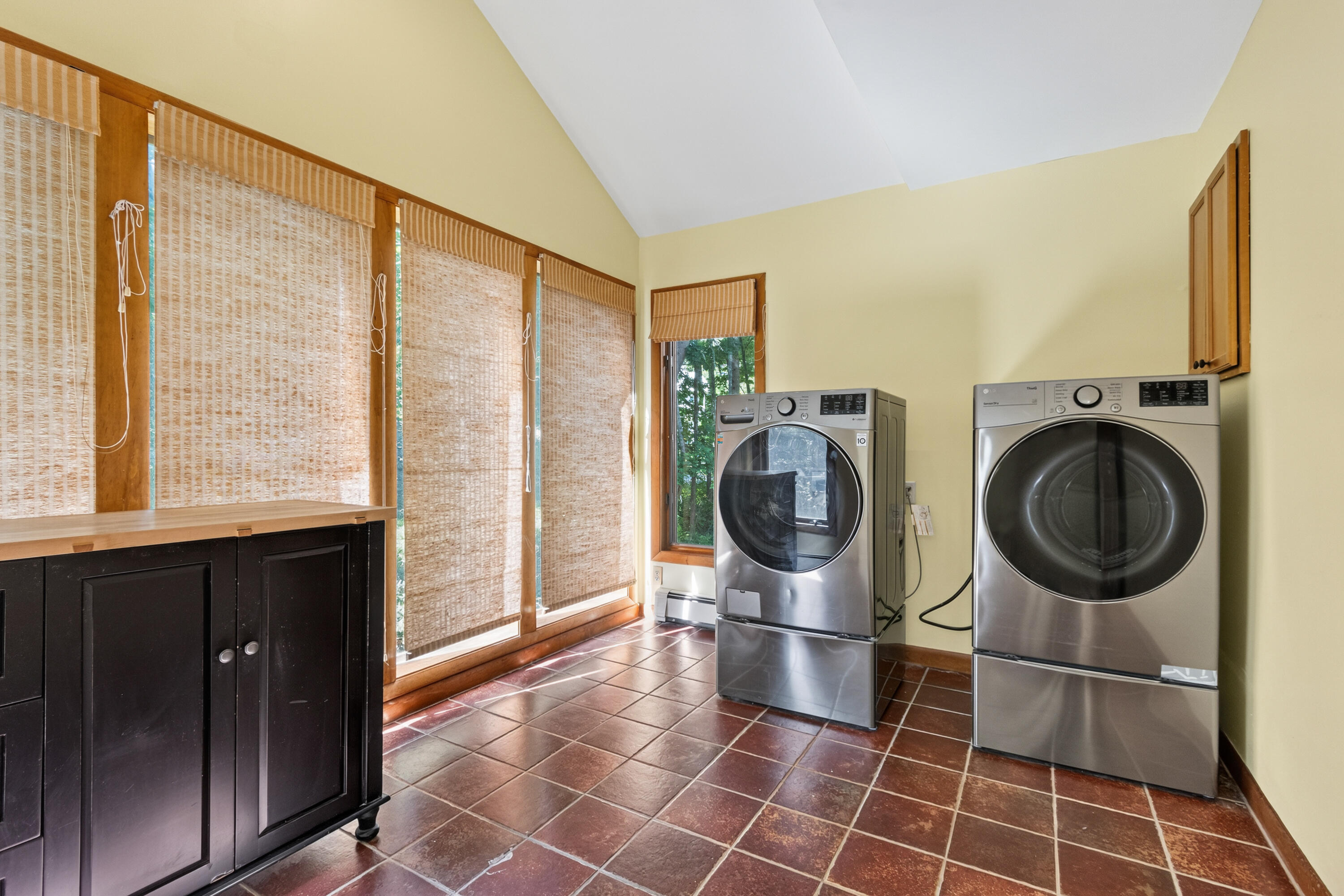 2 Robinhood Road Cape Elizabeth, ME 04107 - Photo 33 of 108 20260911RW-71029