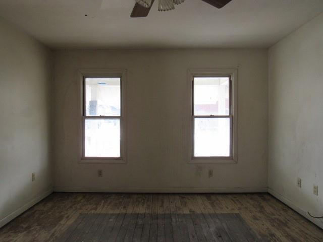 1000 Davis Street Aliquippa, PA 15001 - Photo 4 of 19 an empty room with a window