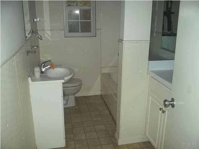 410 Robin Road Pensacola, FL 32514 - Photo 6 of 8 Gallery Image 6