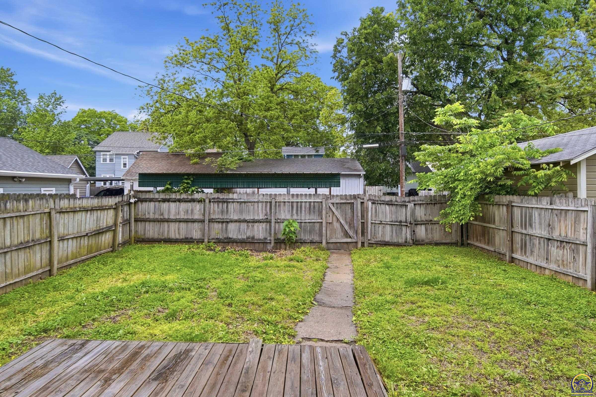1237 Southwest MacVicar Avenue Topeka, KS 66604 - Photo 16 of 18