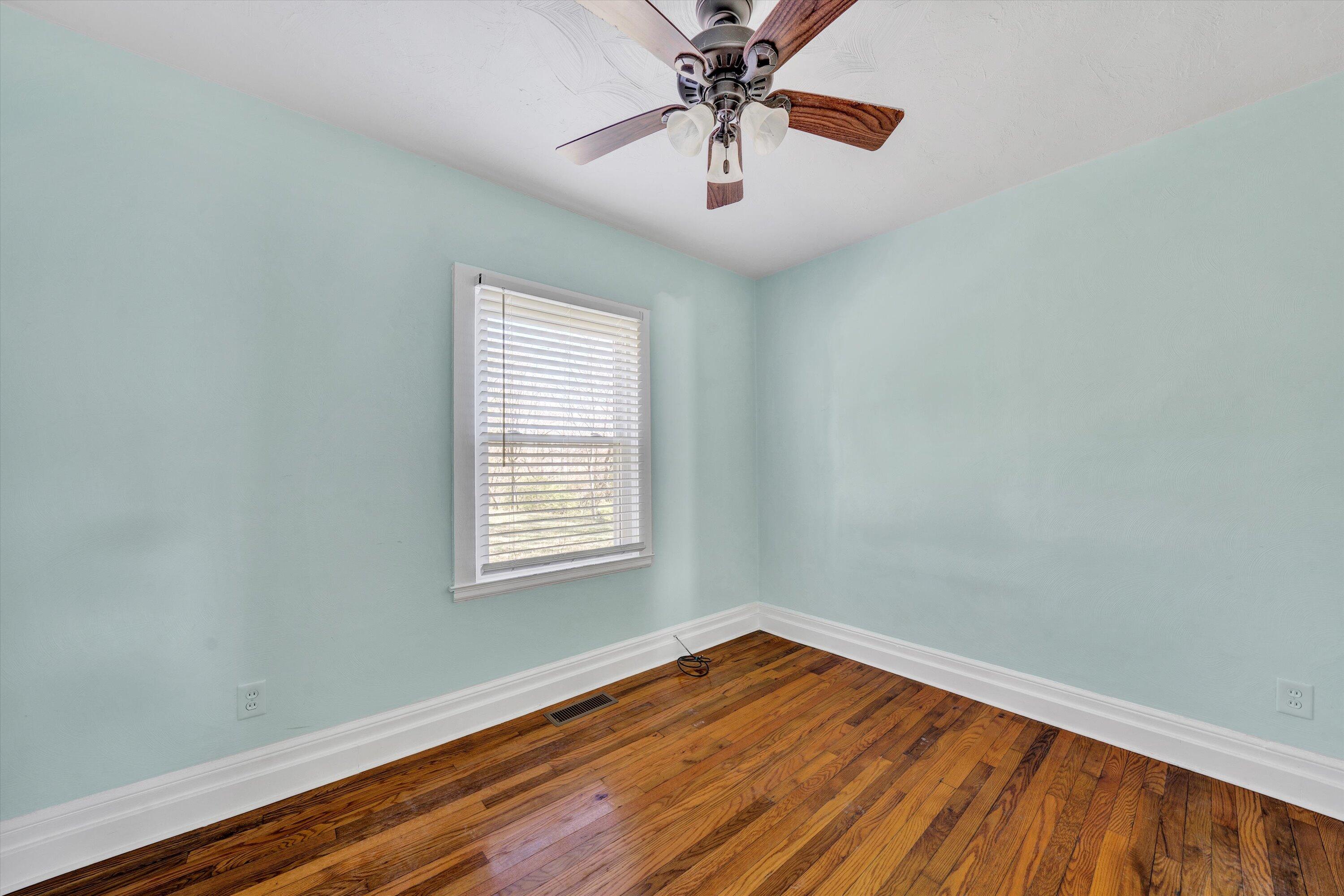 2452 Kessler Road Northeast Roanoke, VA 24012 - Photo 11 of 18 11-DSC00261