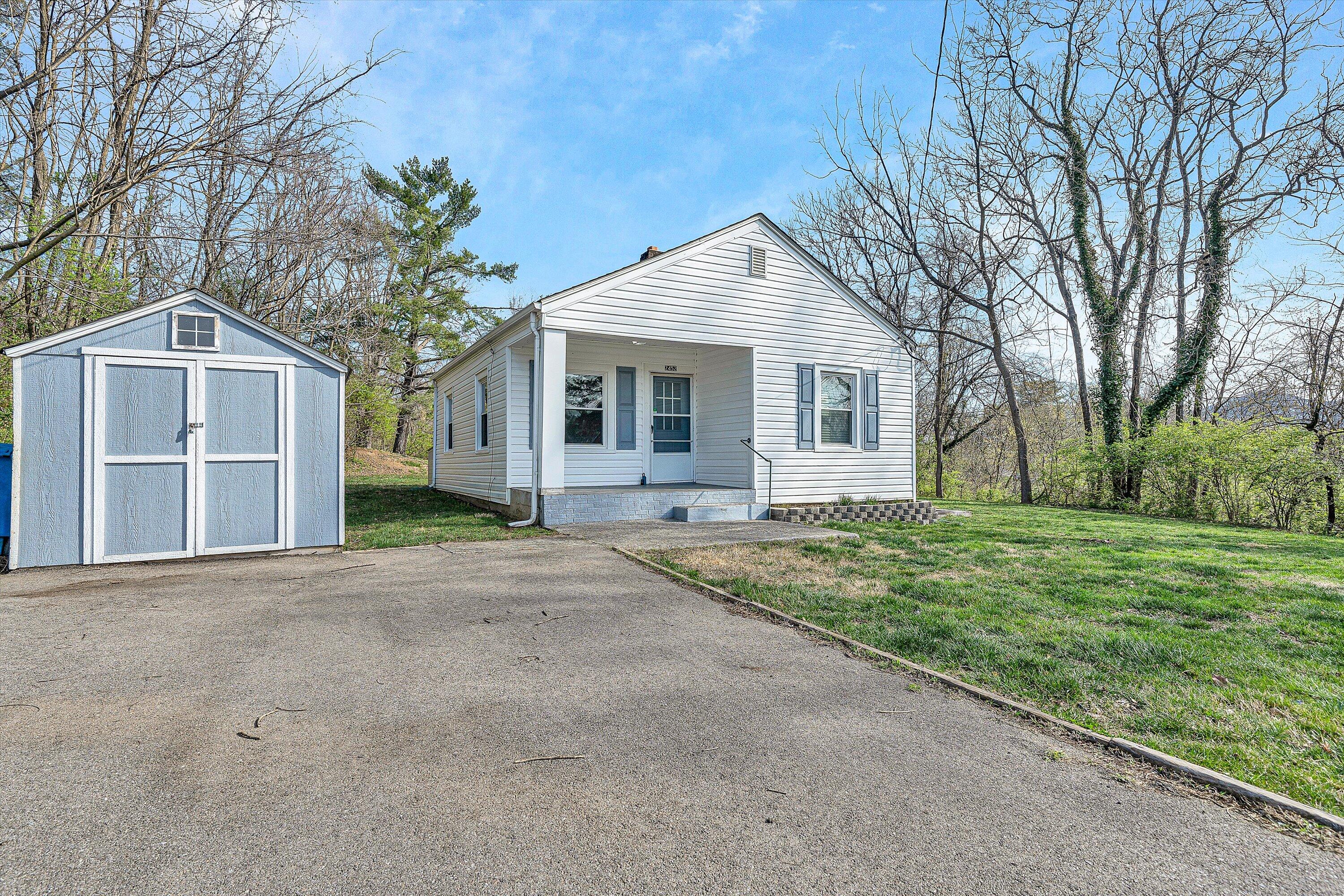 2452 Kessler Road Northeast Roanoke, VA 24012 - Photo 16 of 18 16-DSC00001