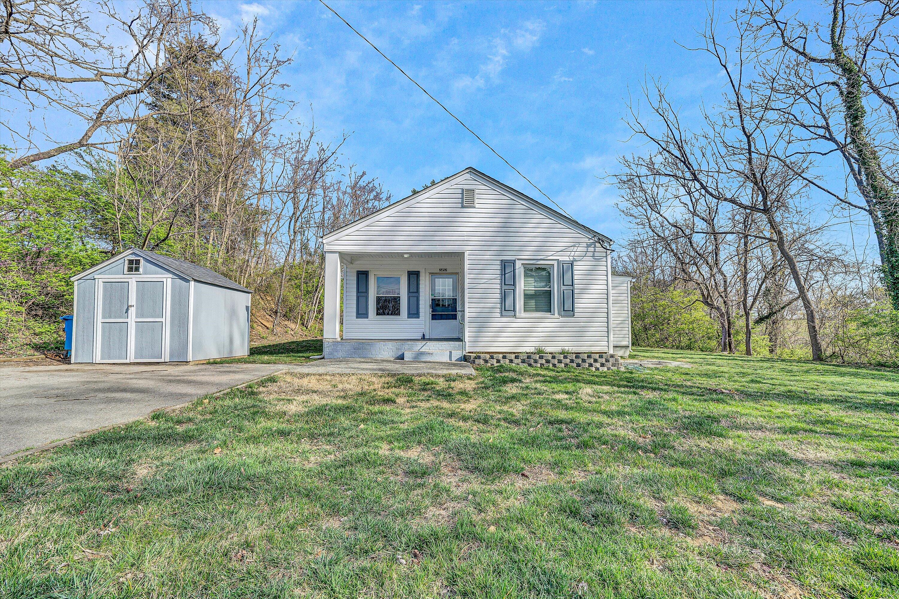 2452 Kessler Road Northeast Roanoke, VA 24012 - Photo 17 of 18 17-DSC00006
