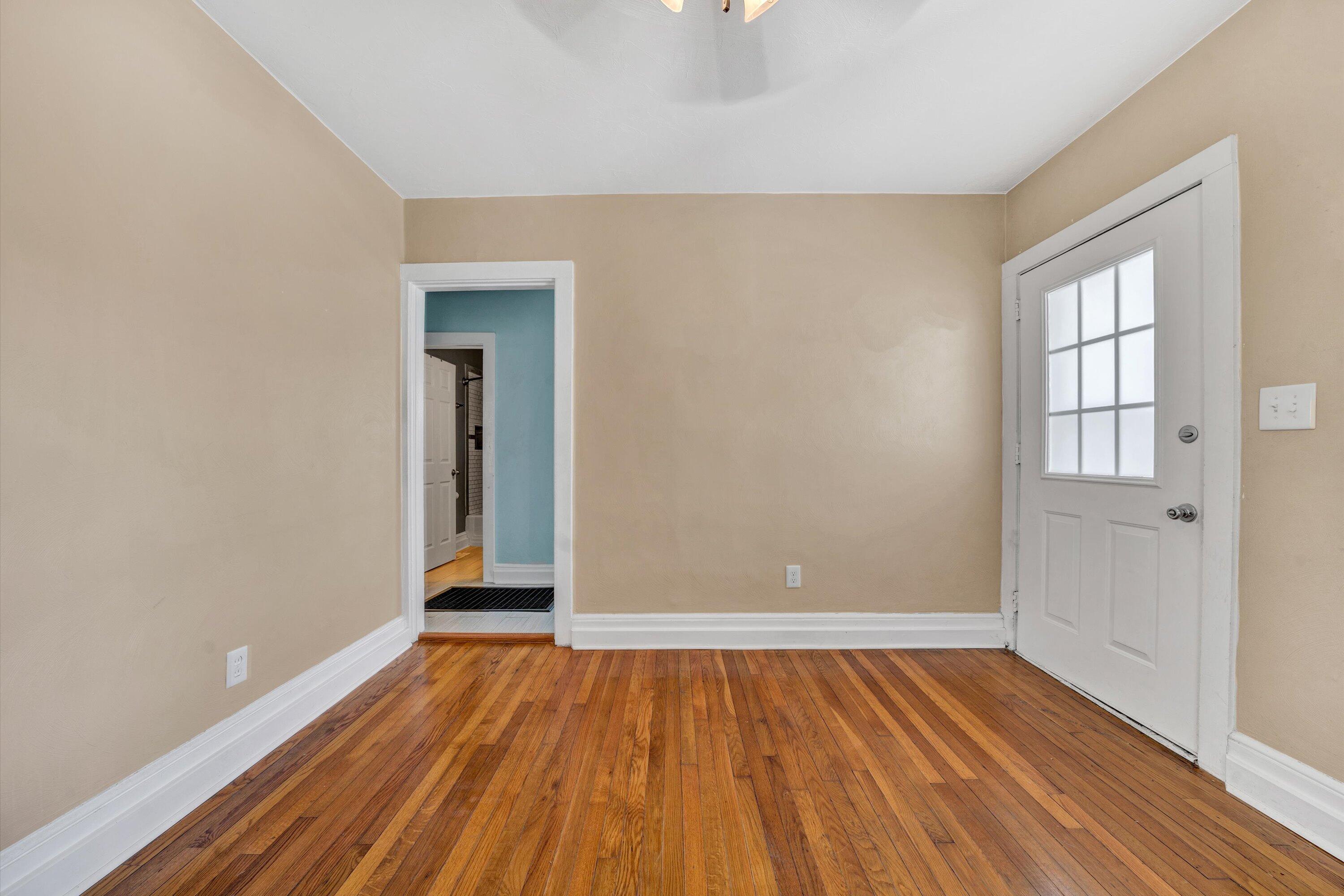2452 Kessler Road Northeast Roanoke, VA 24012 - Photo 5 of 18 05-DSC00231