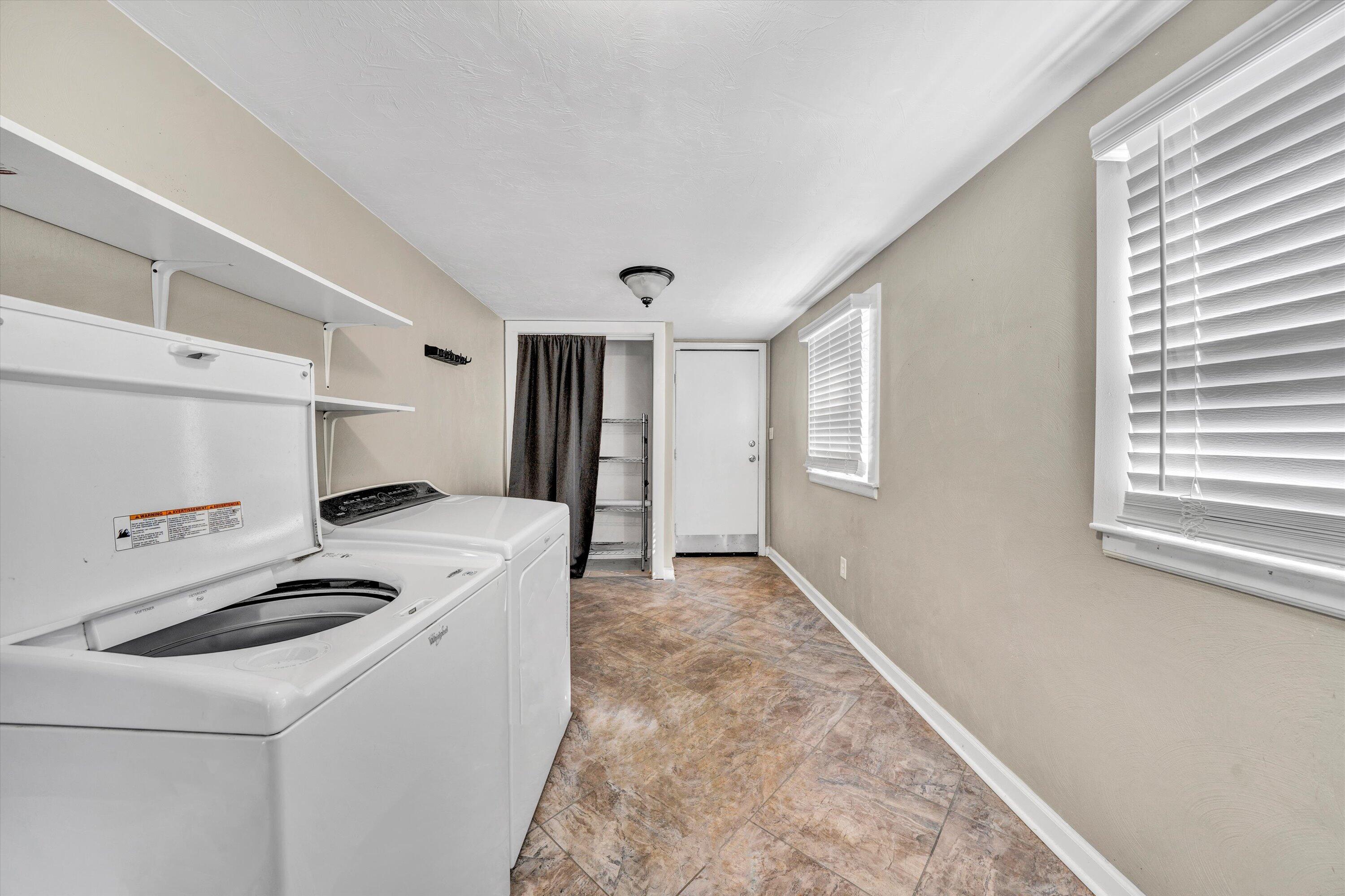 2452 Kessler Road Northeast Roanoke, VA 24012 - Photo 9 of 18 09-DSC00251