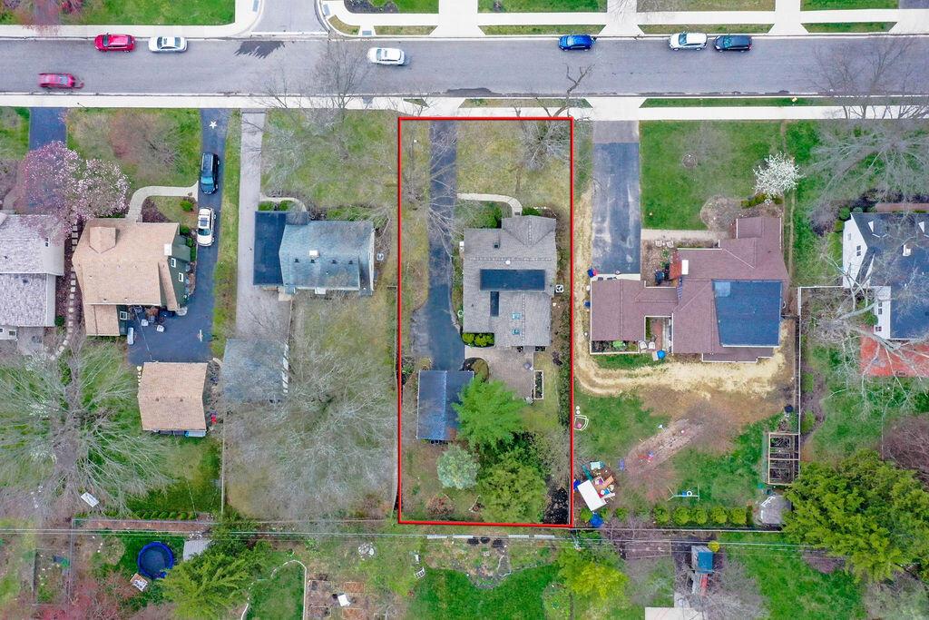 2584 Chester Road Columbus, OH 43221 - Photo 46 of 49 Approximate lot lines and direct overhead view