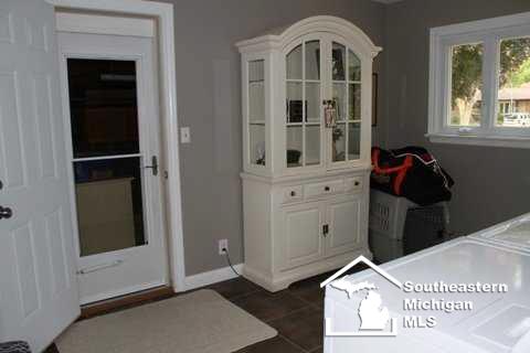 861 Ruff Drive Monroe, MI 48162 - Photo 14 of 23 21191092-13.JPG