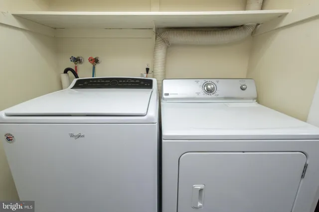 a close up view of washer and dryer