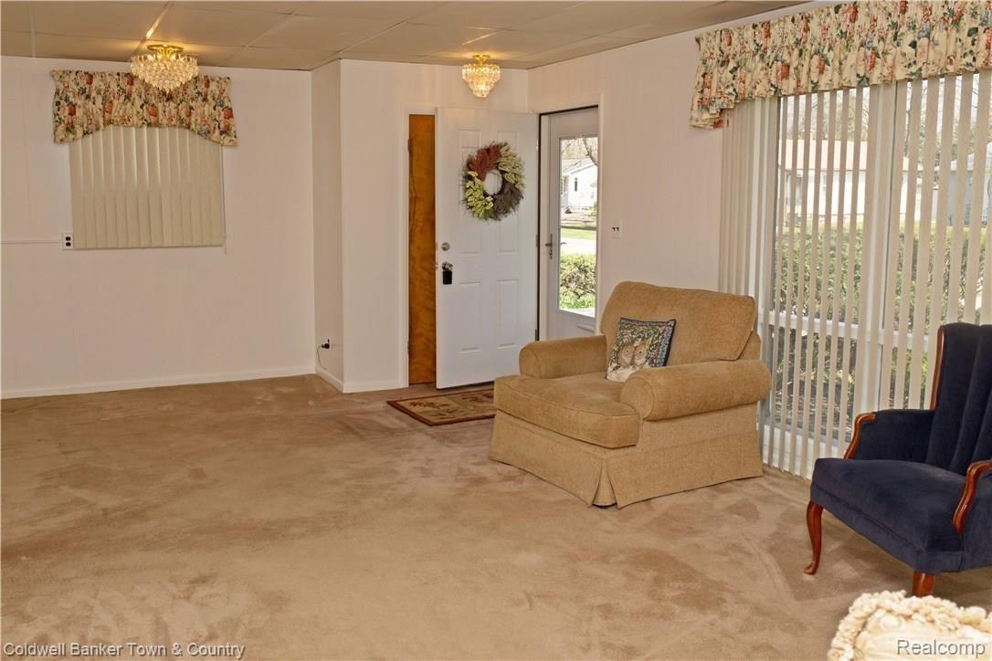 4323 Marcus Road Waterford, MI 48329 - Photo 8 of 36 IMG_4210.JPG