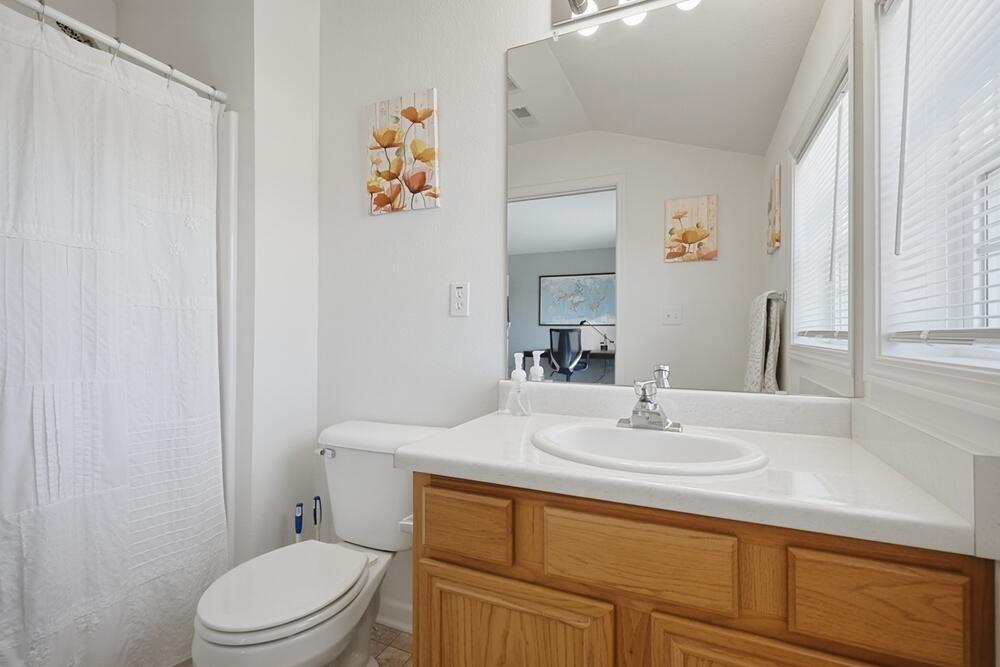 N16W26512 Golf View Lane, Unit E Pewaukee, WI 53072 - Photo 21 of 36 Second Bedroom Bathroom