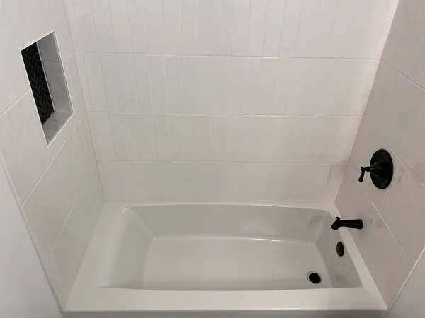 $2,225 | 1114 North Hoyne Avenue, Unit G, Chicago, IL 60622