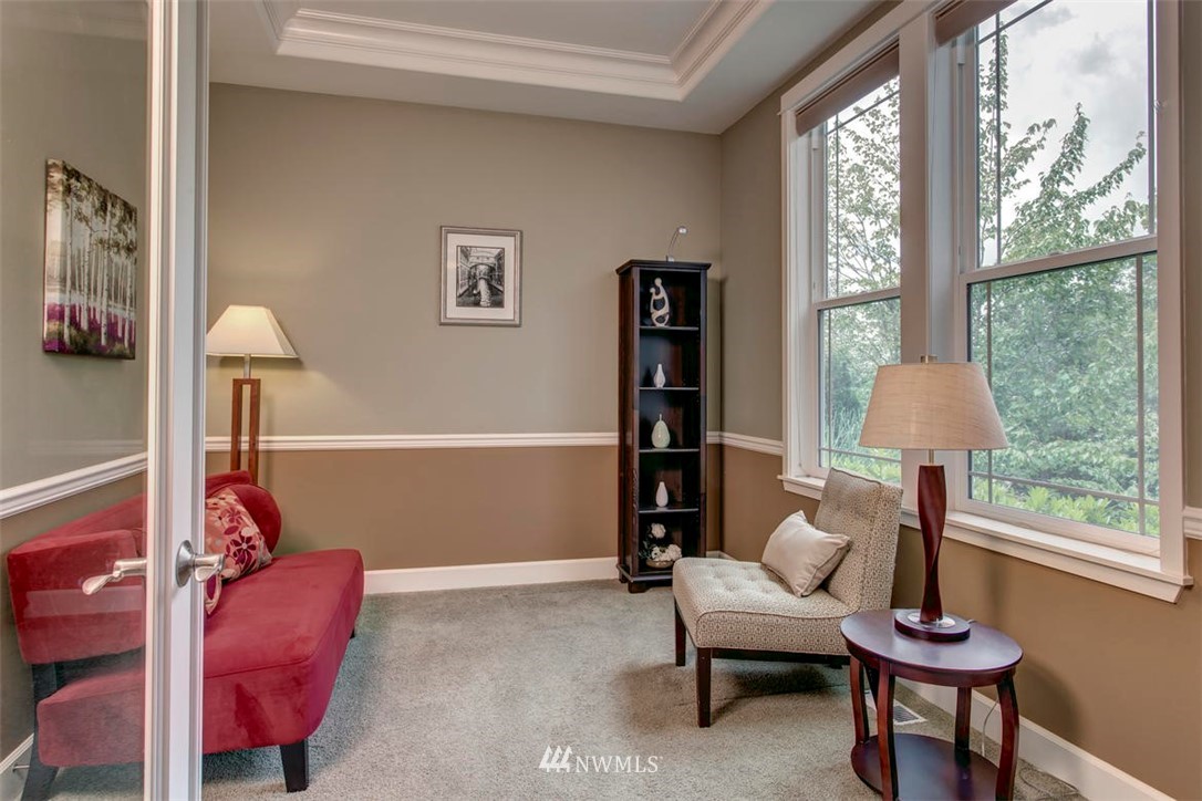 817 South 37th Place Renton, WA 98055 - Photo 11 of 25