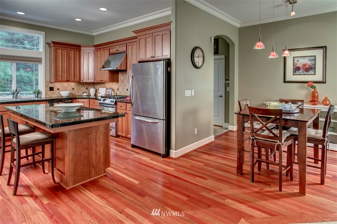 817 South 37th Place Renton, WA 98055 - Photo 7 of 25