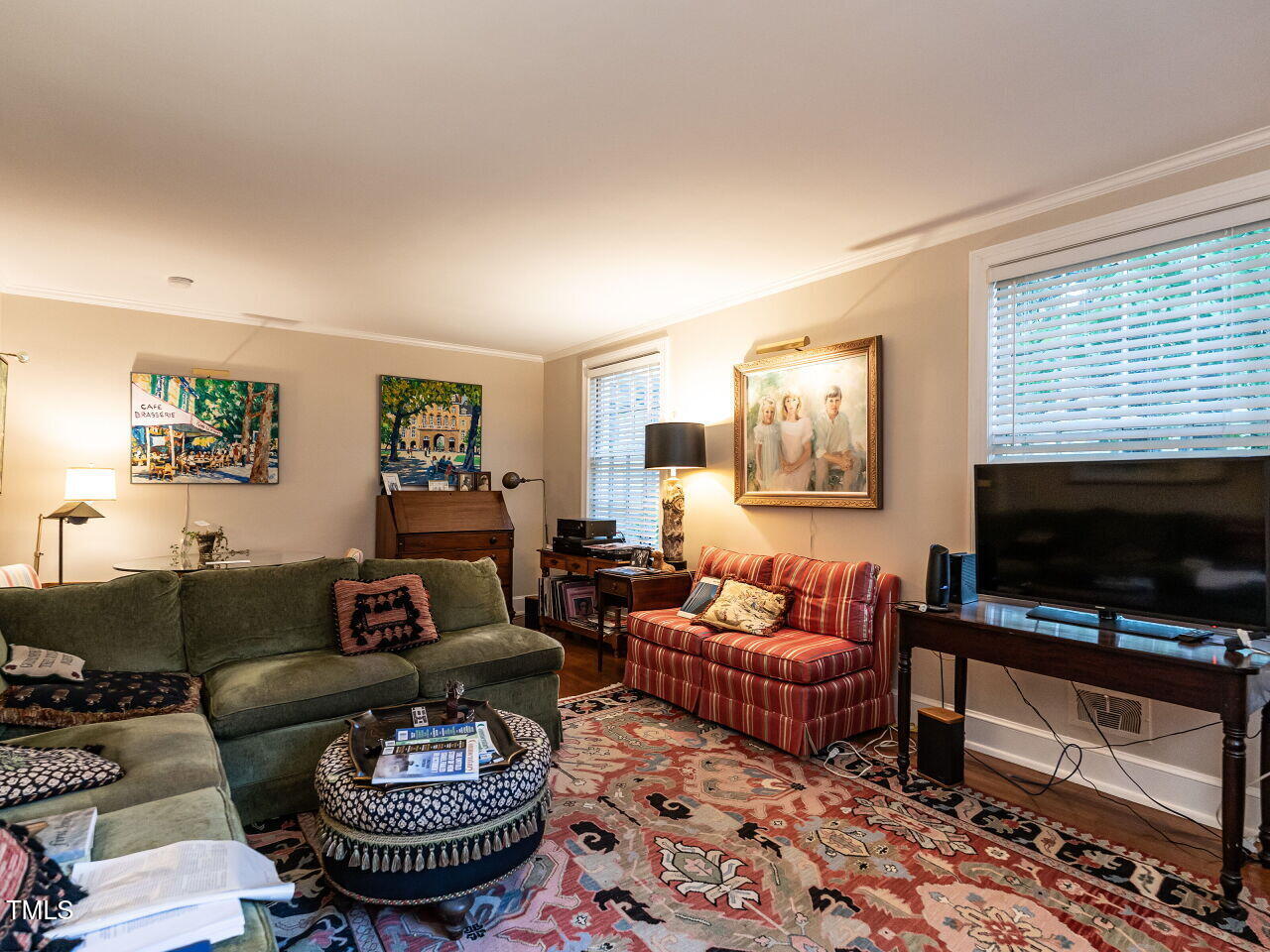1930 Reid Street Raleigh, NC 27608 - Photo 25 of 31 026-1280x960-apartment-living-rm
