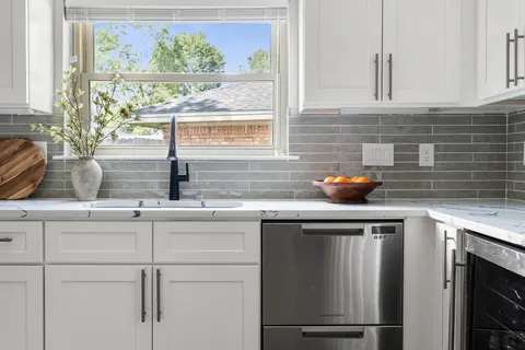 $895,000 | 4423 Apollo Street, Houston, TX 77018