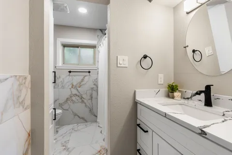 $895,000 | 4423 Apollo Street, Houston, TX 77018