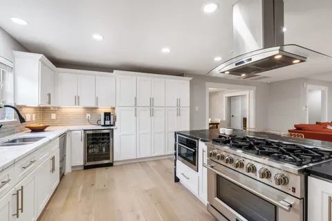 $895,000 | 4423 Apollo Street, Houston, TX 77018