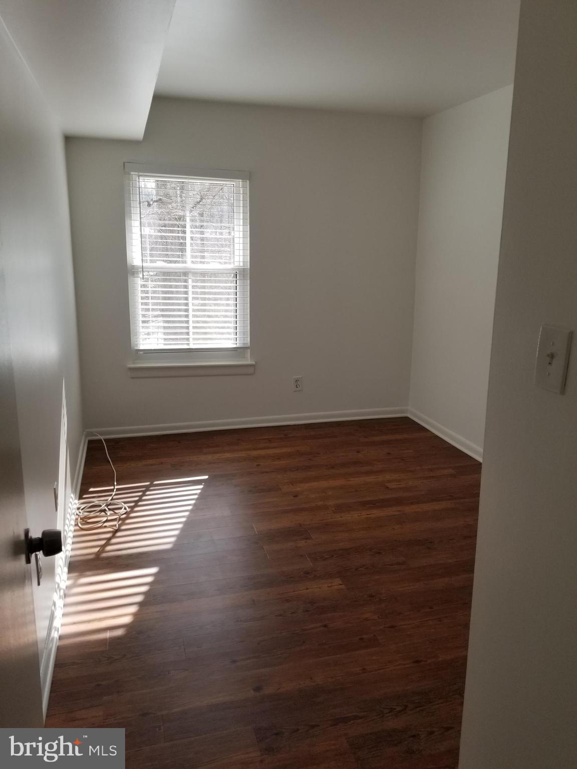 11619 Stoneview Square, Unit 22C Reston, VA 20191 - Photo 20 of 45 Bedroom #3