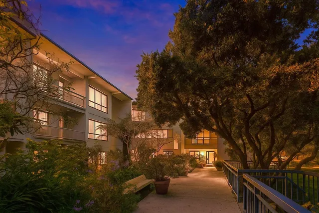 $320,000 | 7 Commodore Drive, Unit 355, Emeryville, CA 94608