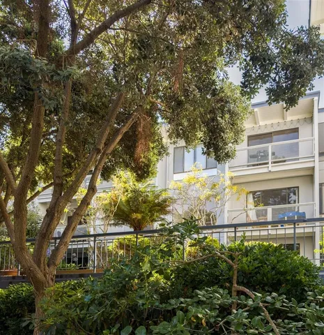 $320,000 | 7 Commodore Drive, Unit 355, Emeryville, CA 94608