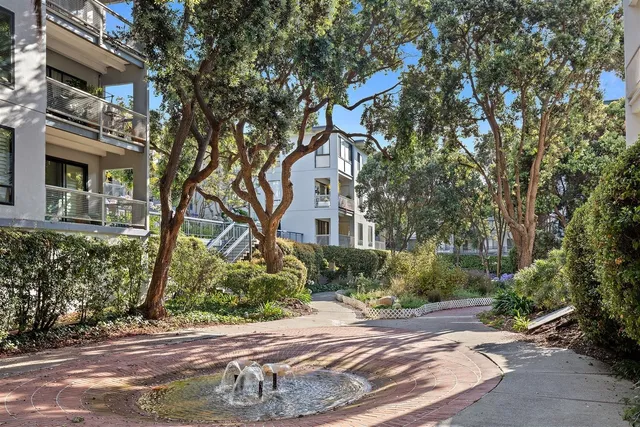 $320,000 | 7 Commodore Drive, Unit 355, Emeryville, CA 94608