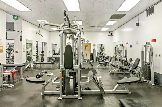 $320,000 | 7 Commodore Drive, Unit 355, Emeryville, CA 94608