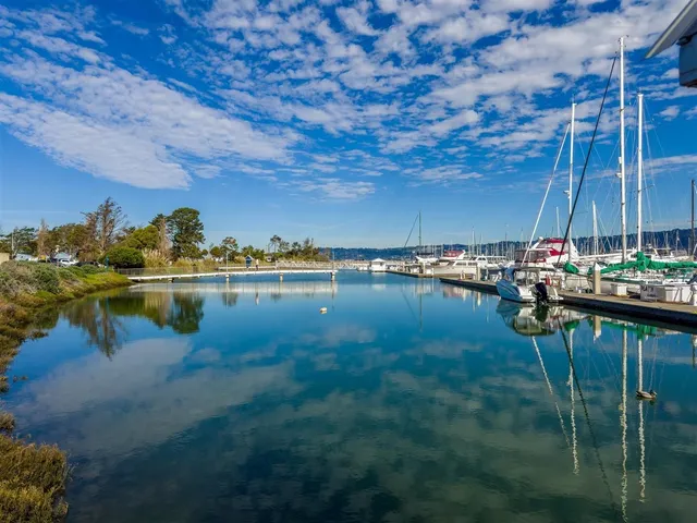 $320,000 | 7 Commodore Drive, Unit 355, Emeryville, CA 94608