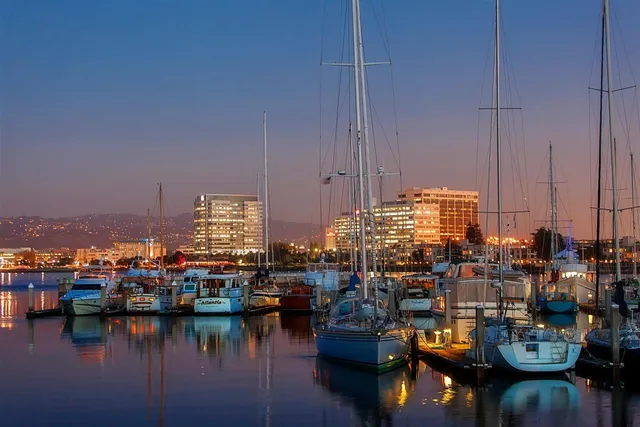 $320,000 | 7 Commodore Drive, Unit 355, Emeryville, CA 94608