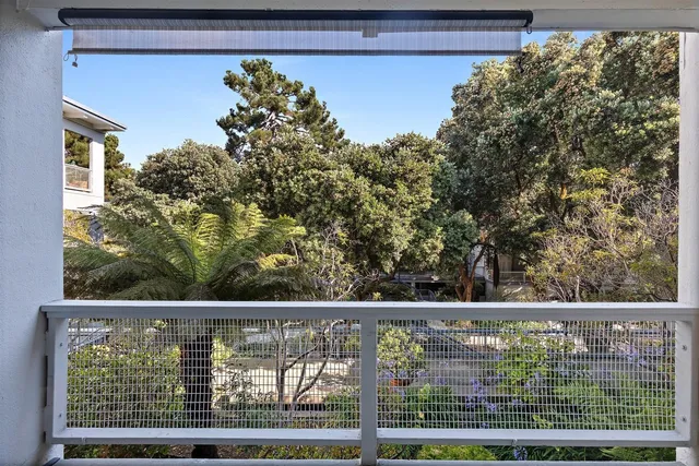 $320,000 | 7 Commodore Drive, Unit 355, Emeryville, CA 94608