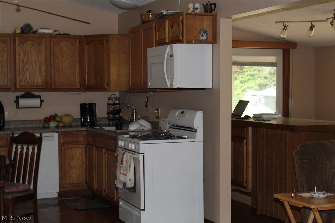 7585 Veto Road Belpre, OH 45714 - Photo 4 of 33 Gallery Image 4