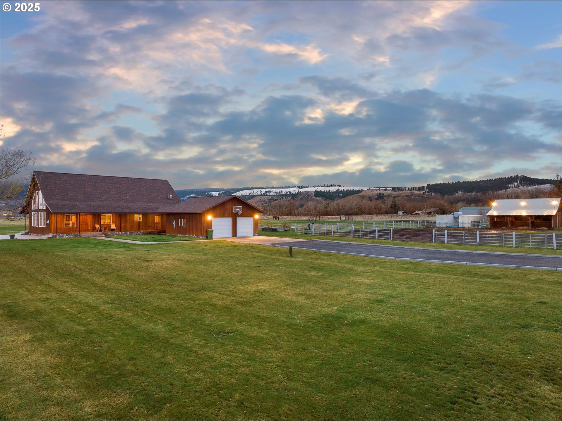 a view of a large building with a big yard