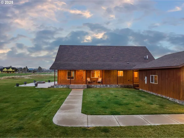 $1,099,900 | 62123 Chandler Loop, La Grande, OR 97850