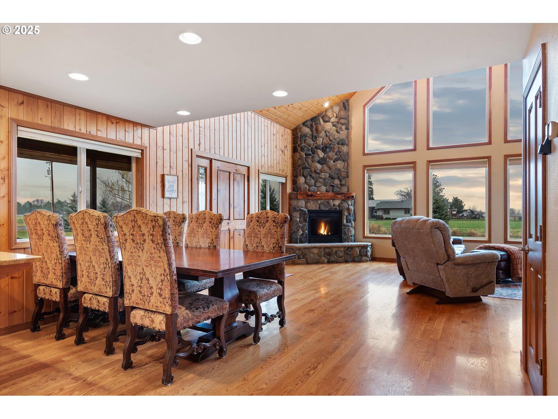 62123 Chandler Loop La Grande, OR 97850 - Photo 18 of 48 a living room with furniture and a large window