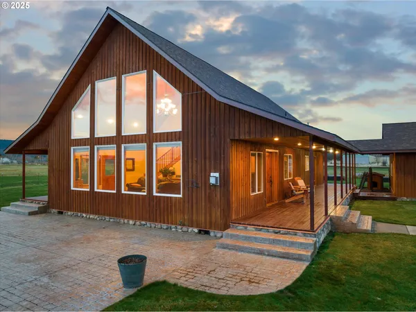 $1,099,900 | 62123 Chandler Loop, La Grande, OR 97850