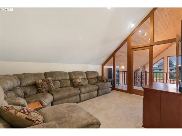 $1,099,900 | 62123 Chandler Loop, La Grande, OR 97850