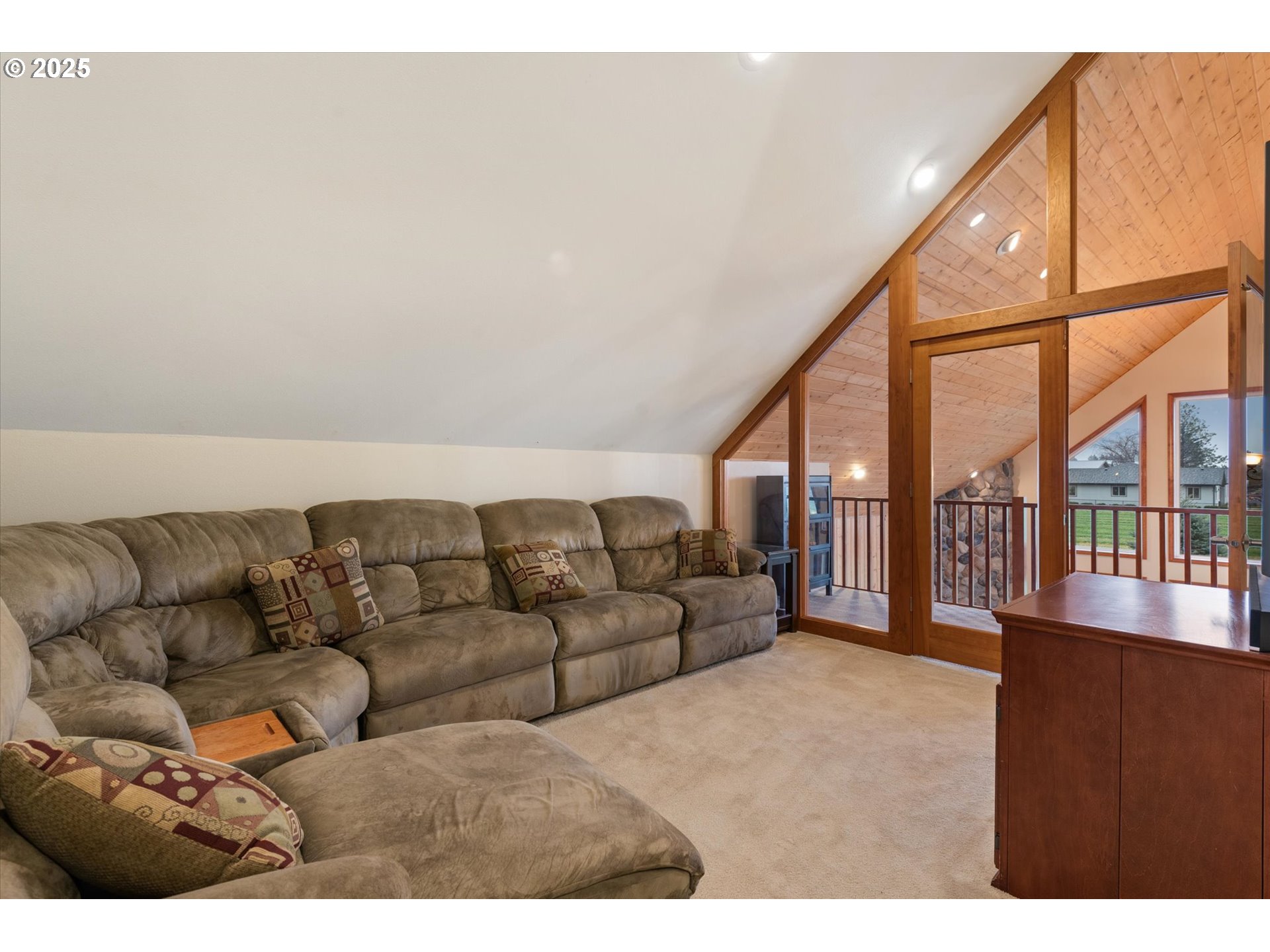 62123 Chandler Loop La Grande, OR 97850 - Photo 37 of 48 a living room with furniture and a large window