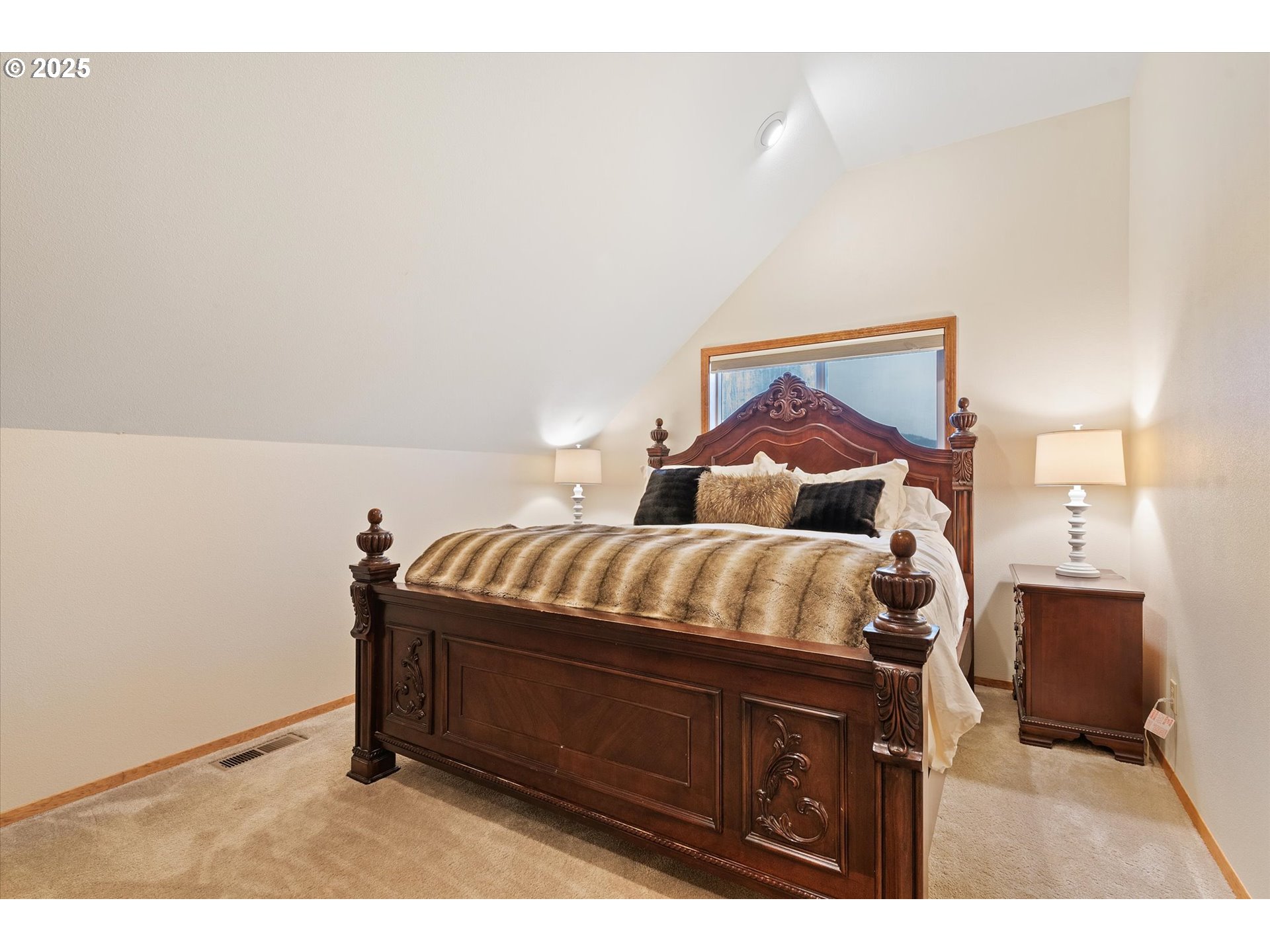 62123 Chandler Loop La Grande, OR 97850 - Photo 42 of 48 a bedroom with a bed and a night stand