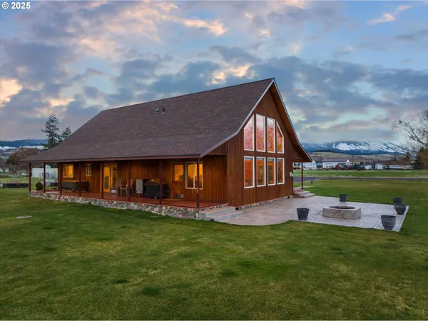 $1,099,900 | 62123 Chandler Loop, La Grande, OR 97850