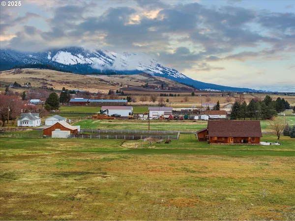 $1,099,900 | 62123 Chandler Loop, La Grande, OR 97850