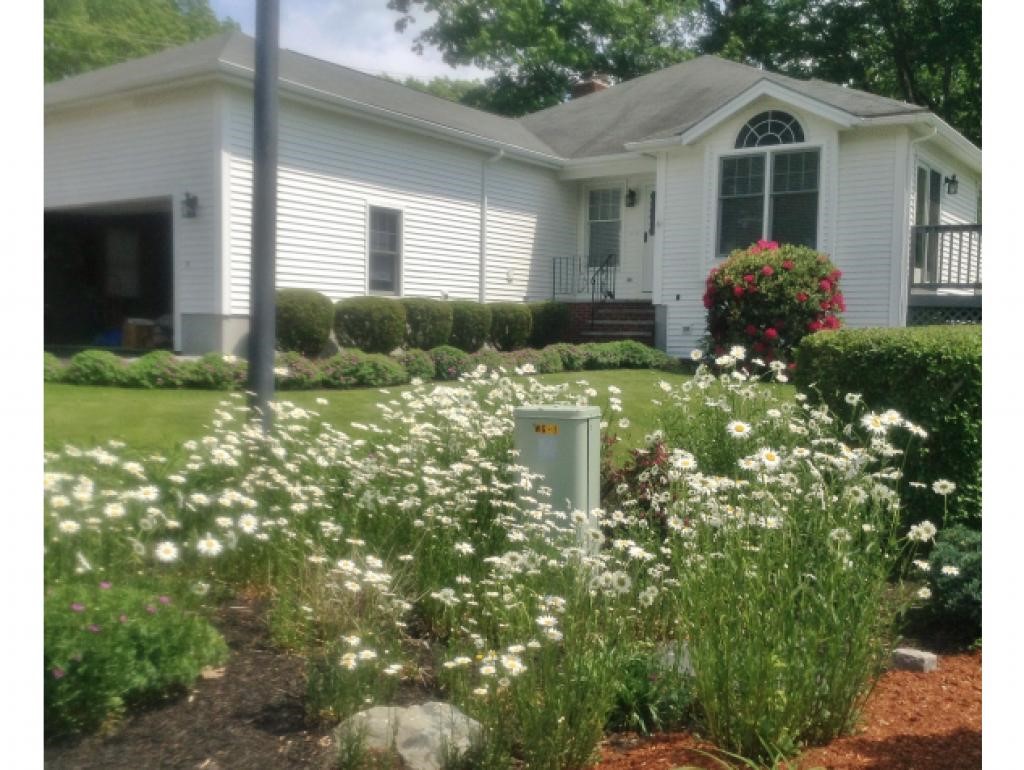 16 William Gannon Road Manchester, NH 03104 - Photo 2 of 30