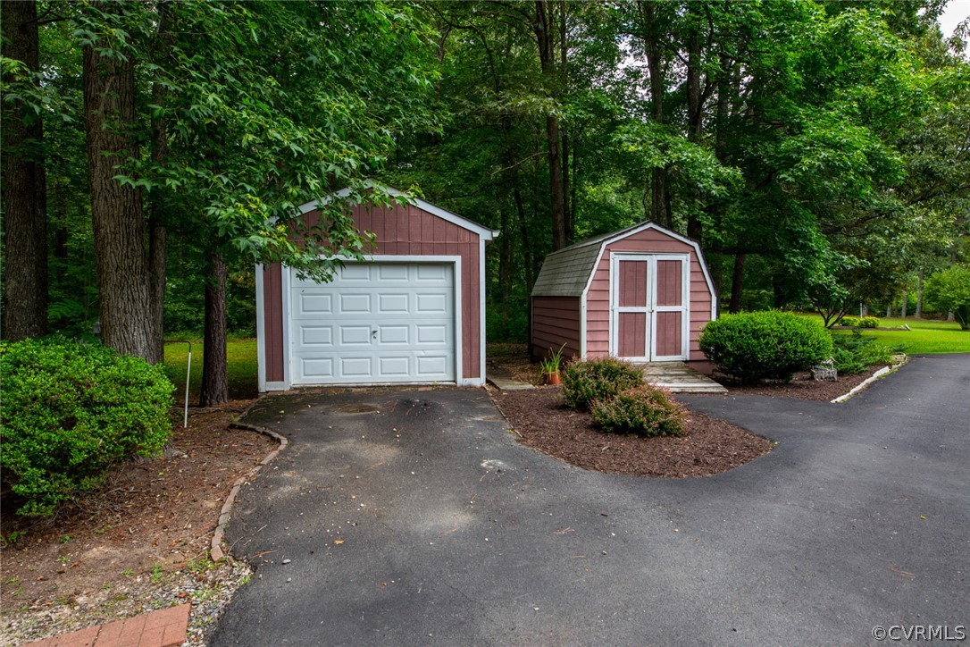3958 North Hen Peck Road Quinton, VA 23141 - Photo 15 of 49 Gallery Image 15